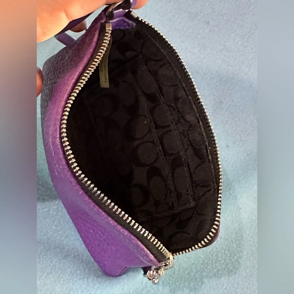 Coach purple leather wristlet /clutch /wallet - Picture 3 of 8